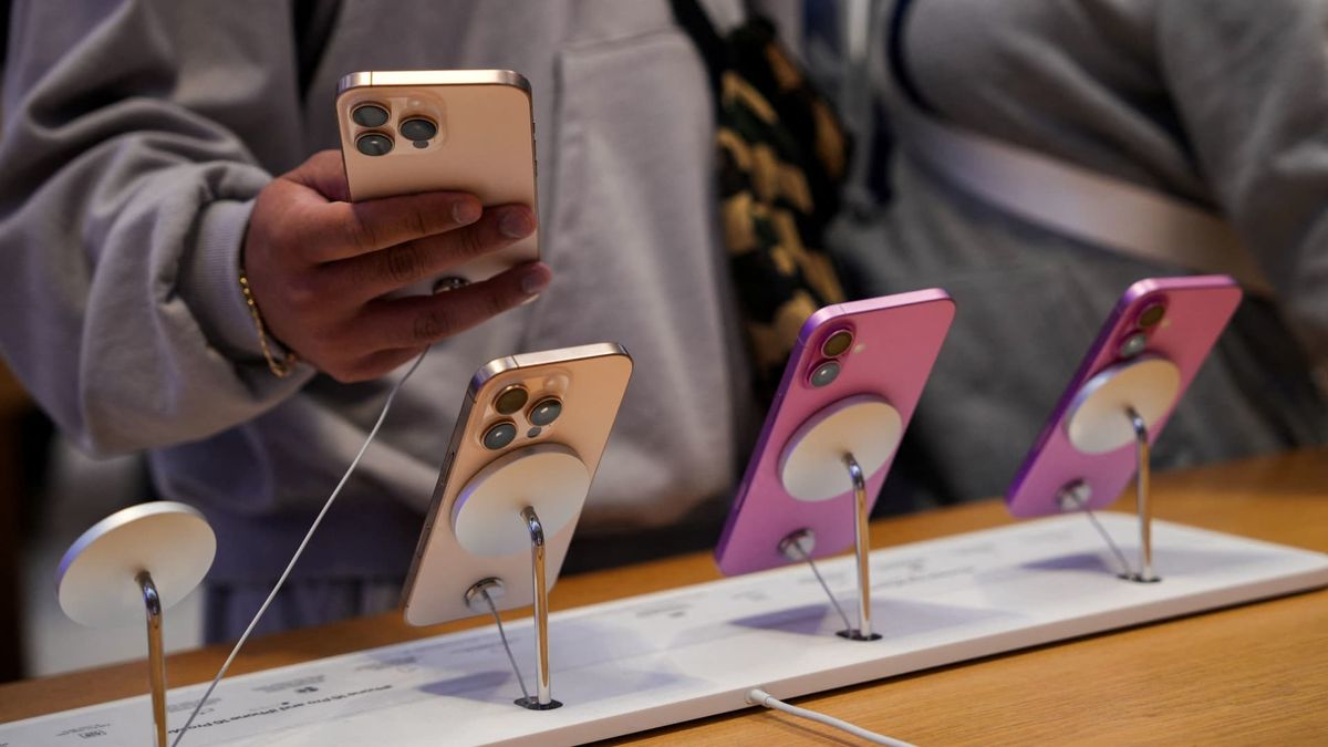 Apple looking to make ‘premium’ priced folding iPhones starting next year, analyst says