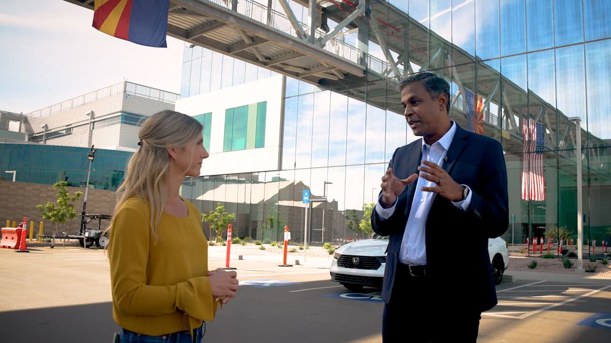 Intel shares soar on Apple chip deal report. Here's why it signals a total pivot for chipmaking 2 Can Intel’s New Arizona Chip Fab Bring It Back From The Brink?