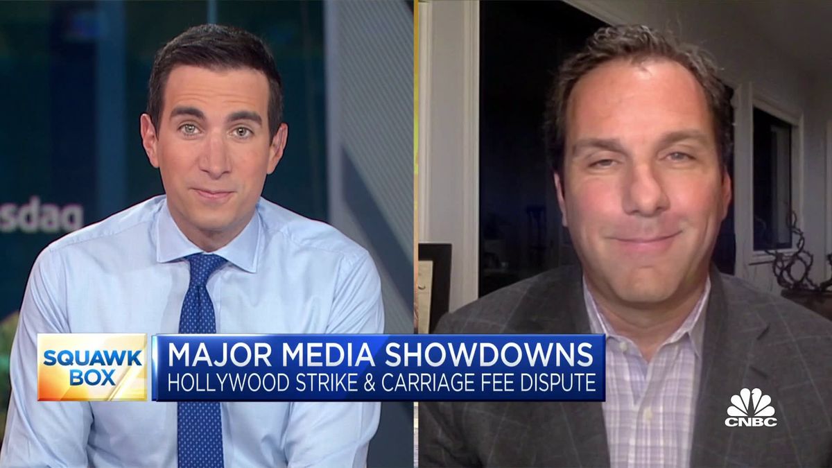 Hollywood is paying a steep price for never really figuring out the streaming model 1 Hollywood strike doesn't have an end in sight, says Puck's Matt Belloni