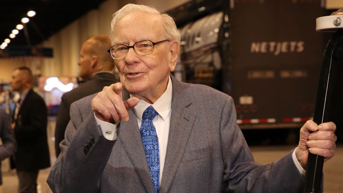 Alphabet rallies after Berkshire reveals stake. Why Buffett’s firm likely bought it Alphabet rallies after Berkshire reveals stake. Why Buffett’s firm likely bought it