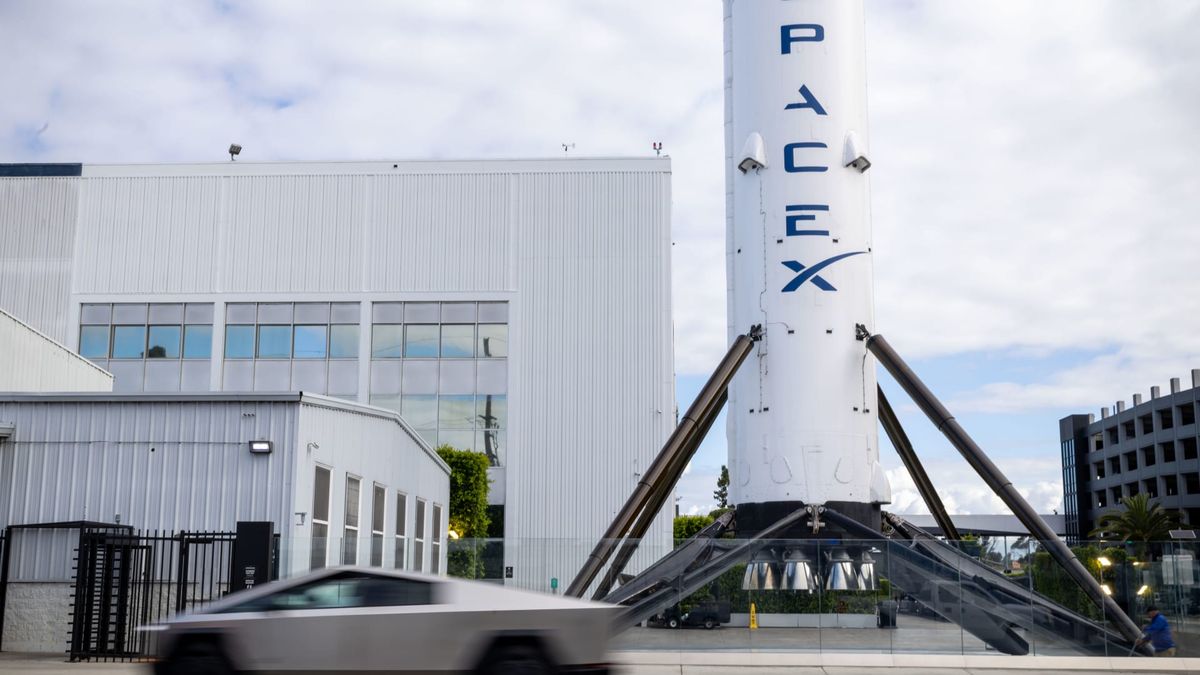 SpaceX-Tesla merger chatter reignites as Musk pushes rocket company toward Nasdaq SpaceX-Tesla merger chatter reignites as Musk pushes rocket company toward Nasdaq