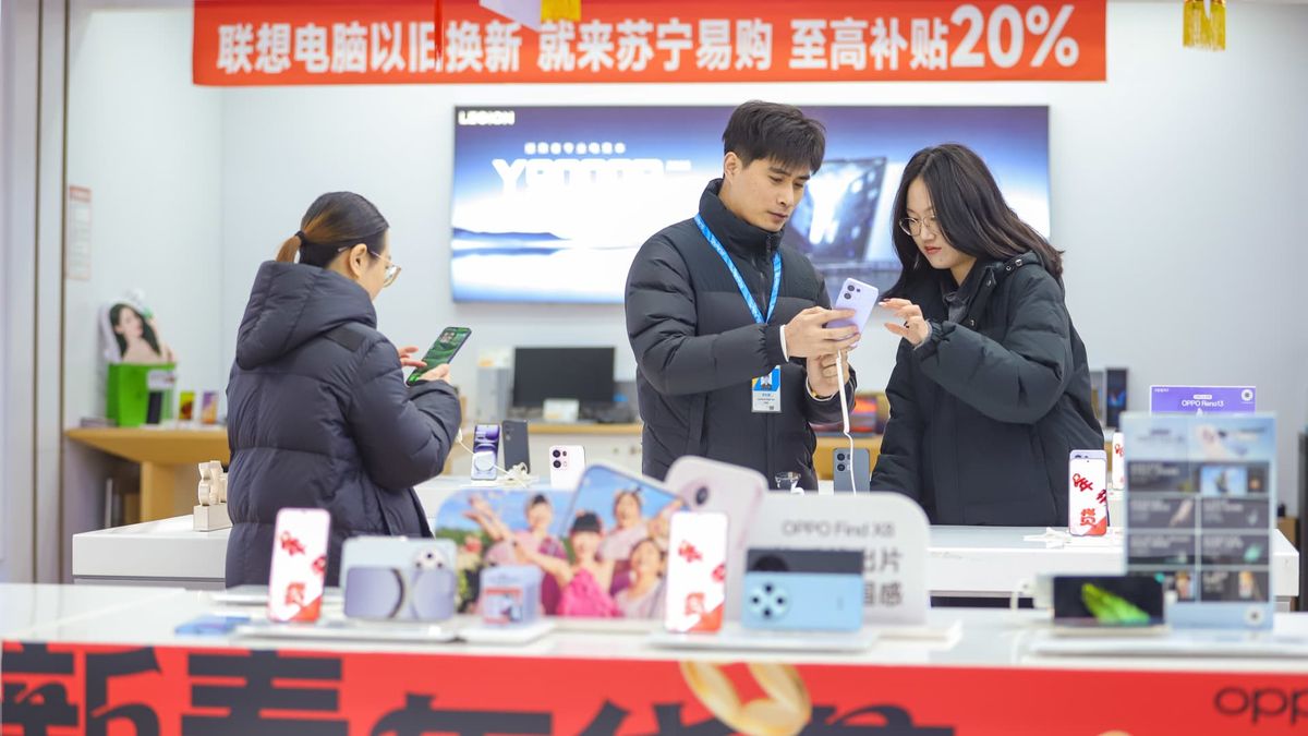 China’s  billion plan to boost consumption is just a start as deflationary pressures deepen