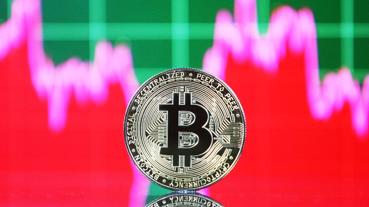 Bitcoin and crypto stocks sink after last week’s rally, but still head for a positive September