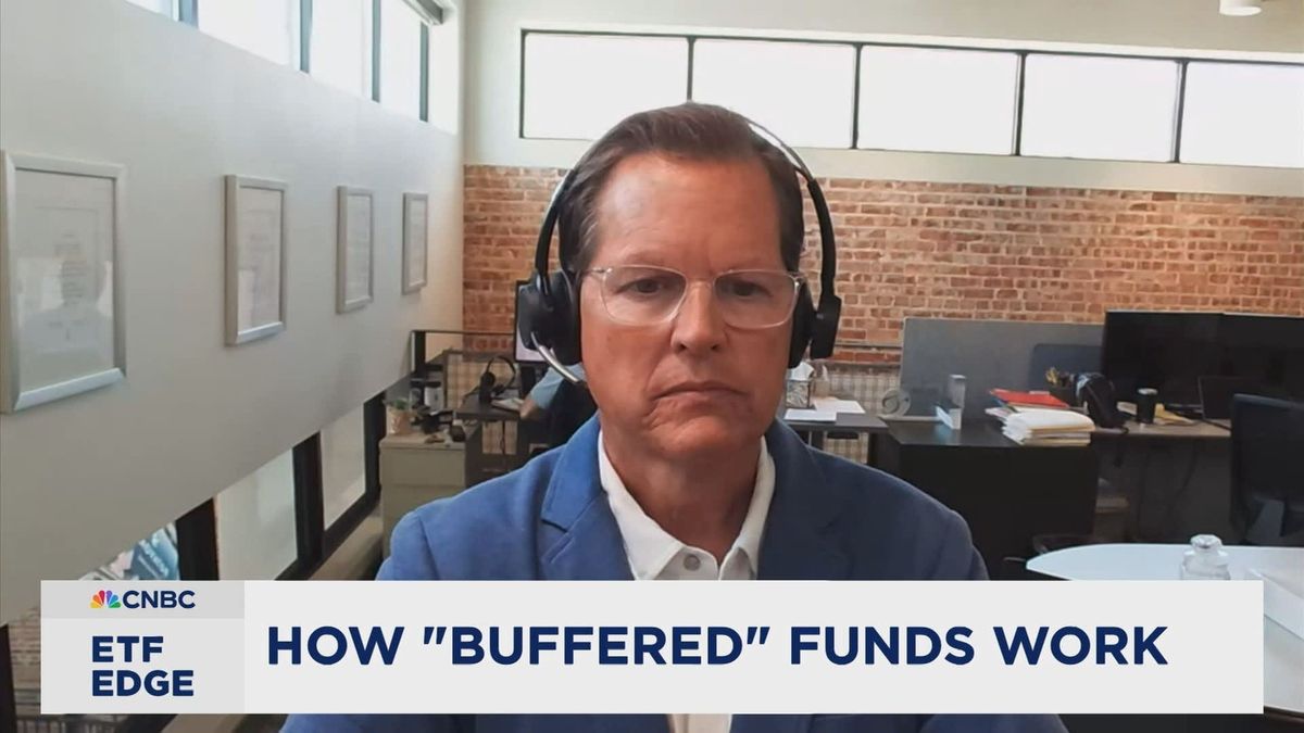 What to know before investing in buffer ETFs 1 Using "buffers" to combat volatility
