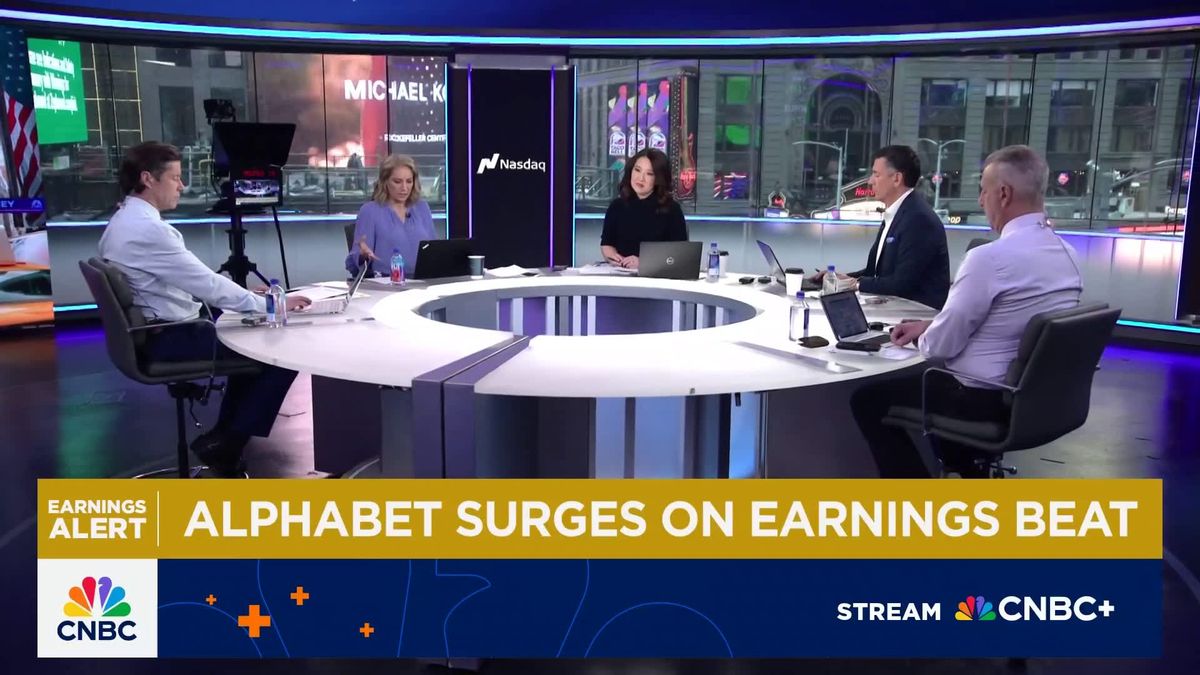 Snap plunges 13% on 'headwinds' to start quarter, inability to offer guidance 2 'Fast Money' traders react to Alphabet earnings