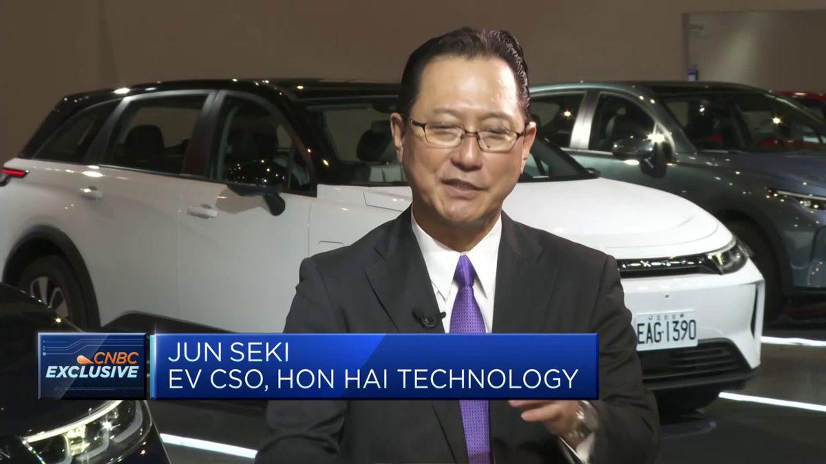 Apple supplier Foxconn says it's 'way too late' to chase dominance in cutting-edge chips 2 We'll 'never give up' on reaching 40% to 45% global market share, says Hon Hai's EV CSO