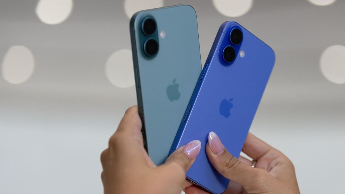 Apple shares slide as analysts highlight sluggish iPhone 16 demand Apple shares slide as analysts highlight sluggish iPhone 16 demand