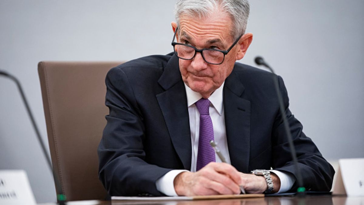 Fed’s Powell emphasizes need for more evidence that inflation is easing before cutting rates