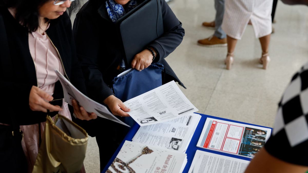 It’s a ‘low firing, low hiring’ job market, economist says: Here’s how to land a new gig anyway It’s a ‘low firing, low hiring’ job market, economist says: Here’s how to land a new gig anyway