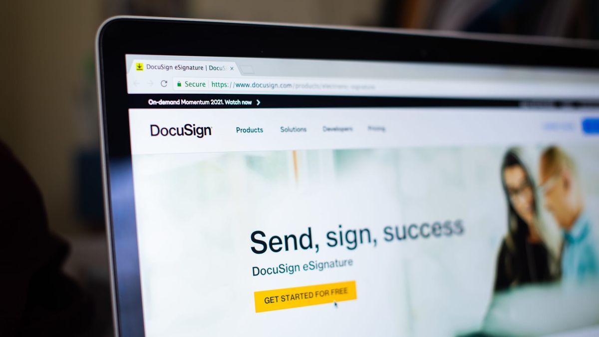 Stocks making the biggest moves before the bell: Kroger, DocuSign, Snowflake, Adobe and more Stocks making the biggest moves before the bell: Kroger, DocuSign, Snowflake, Adobe and more