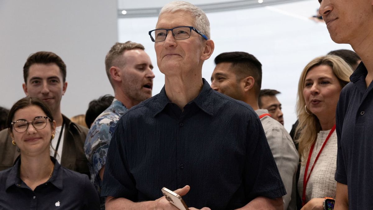 Apple sales rise 6%, company seeing early iPhone 16 demand