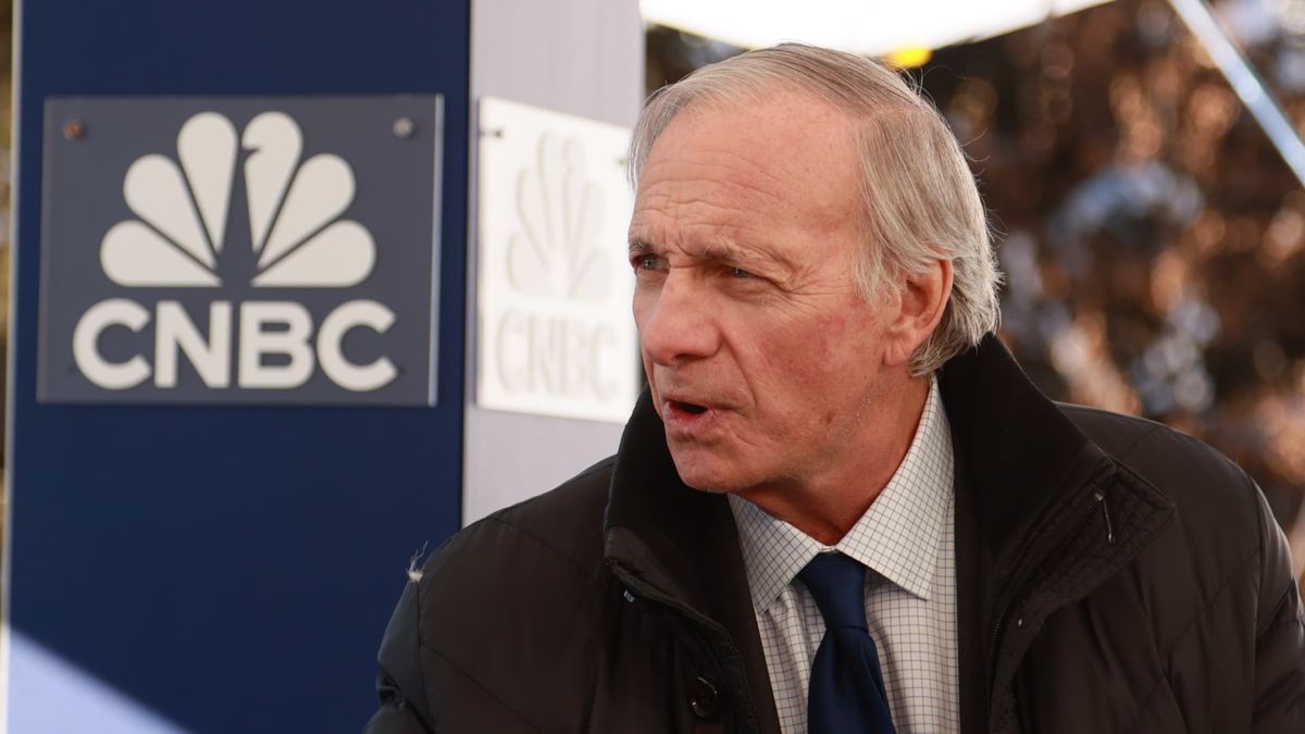 Ray Dalio says cutting budget deficit is crucial to stabilize the bond market