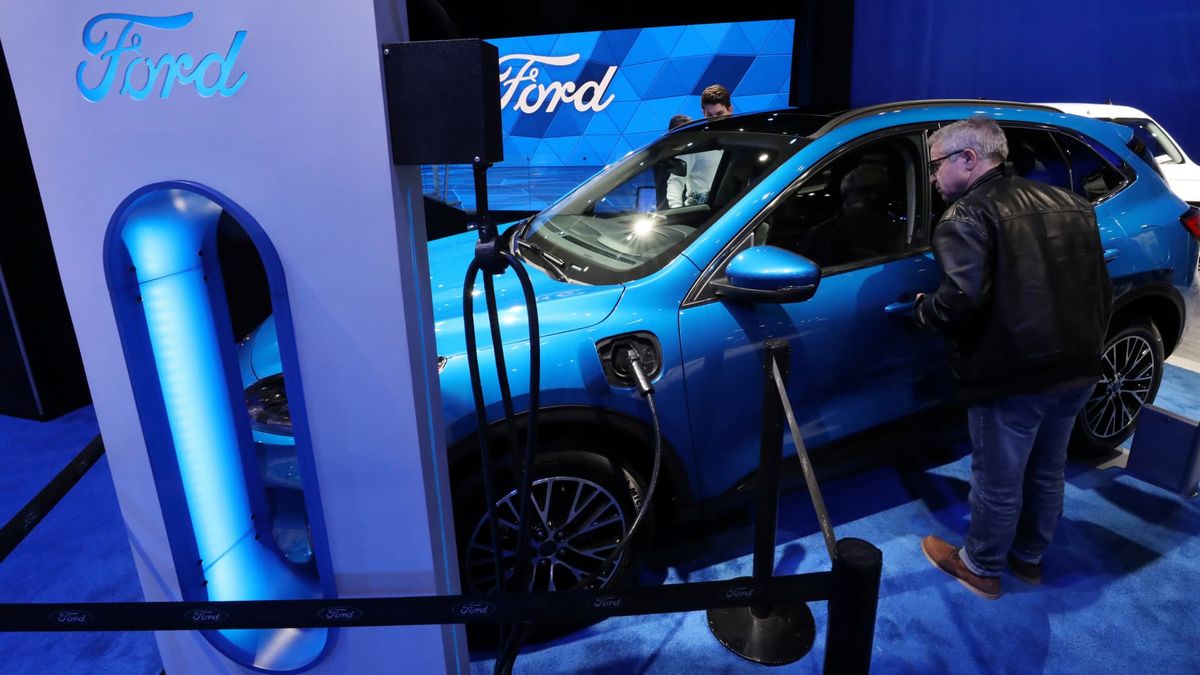 Stocks making the biggest moves midday: Ford, Scholastic, Squarespace, Deere and more