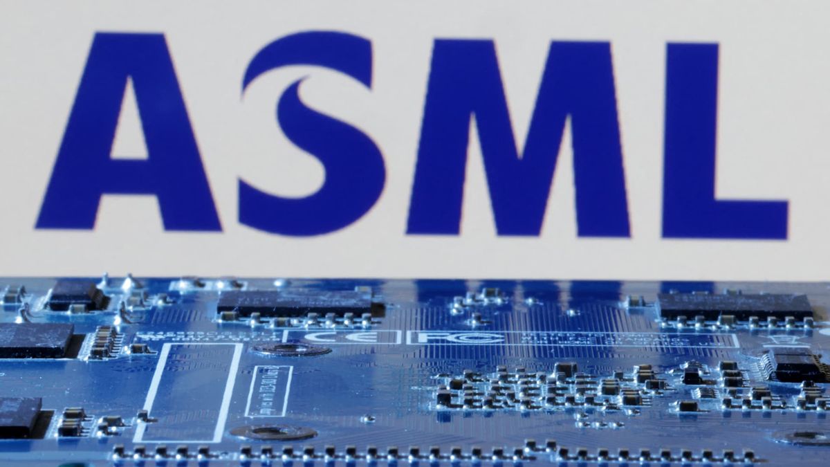 ASML looks to calm fears over 2026 growth as it warns of China sales decline ASML looks to calm fears over 2026 growth as it warns of China sales decline