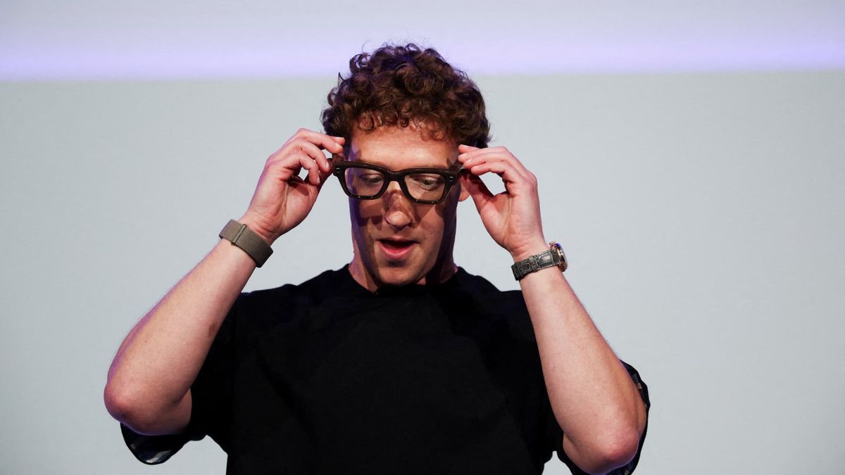 Meta delays Ray-Ban Display glasses global rollout due to inventory limits, U.S. demand