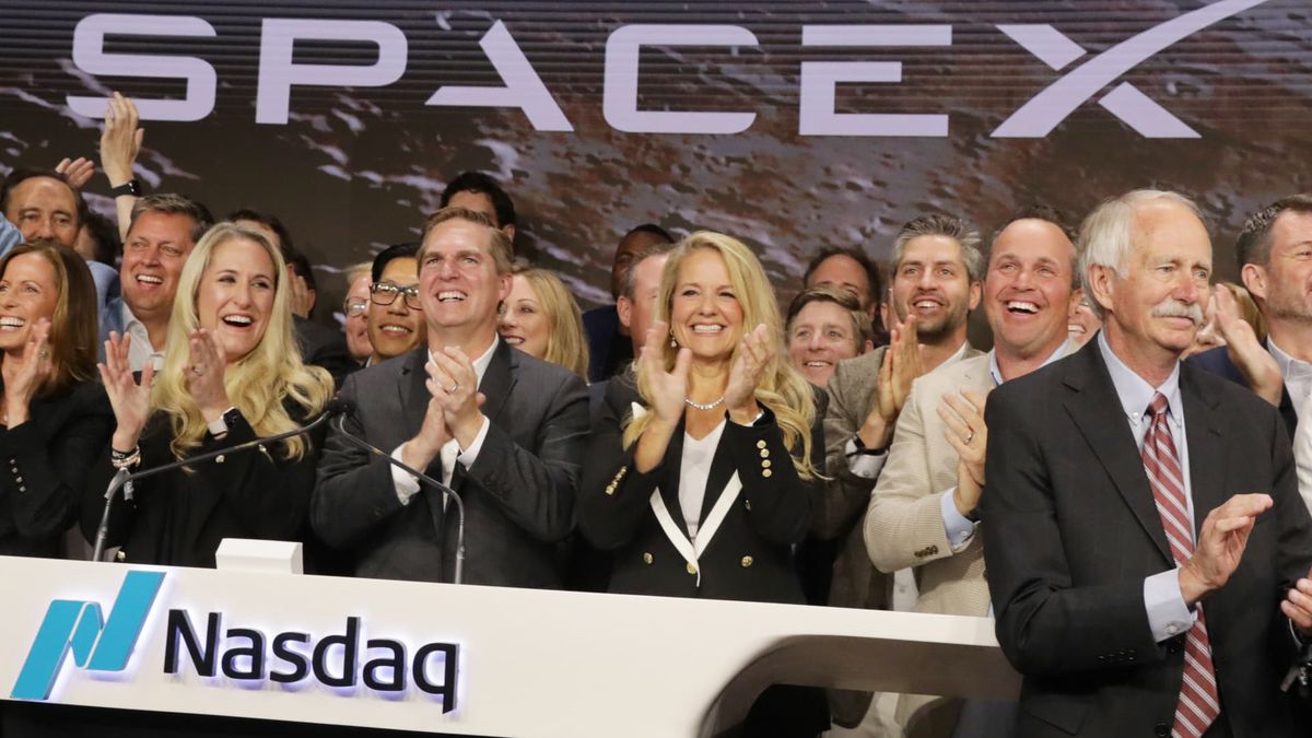 SpaceX market cap tops trillion after shares of Elon Musk’s rocket company gain 19% on debut SpaceX market cap tops trillion after shares of Elon Musk’s rocket company gain 19% on debut