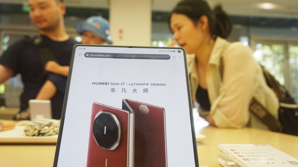 Huawei’s tri-fold phone gets 2.7 million pre-orders ahead of Apple’s iPhone 16 launch Huawei’s tri-fold phone gets 2.7 million pre-orders ahead of Apple’s iPhone 16 launch