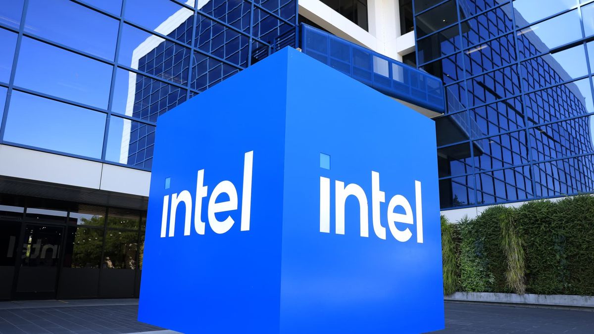 Intel beats on revenue, slashes foundry investments as CEO says ‘no more blank checks’ Intel beats on revenue, slashes foundry investments as CEO says ‘no more blank checks’