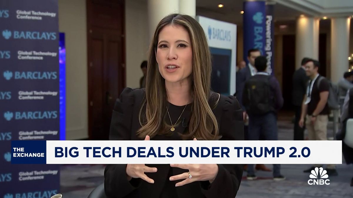Silicon Valley's turn of fortune: Intel has worst year ever, while Broadcom enjoys record gain 4 Intel plans to take its chip subsidiary Altera public