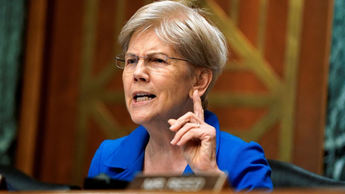 Sen. Warren says Trump called her to work on credit card interest rate caps