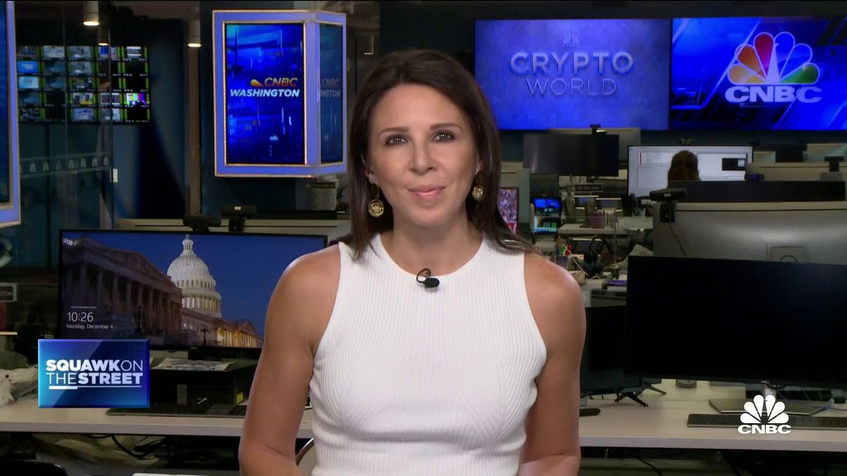 Heroes to zeroes in 12 months: How the two biggest crypto billionaire CEOs proved the critics right 2 Bitcoin tops $41,000 as investor appetite for ETF grows