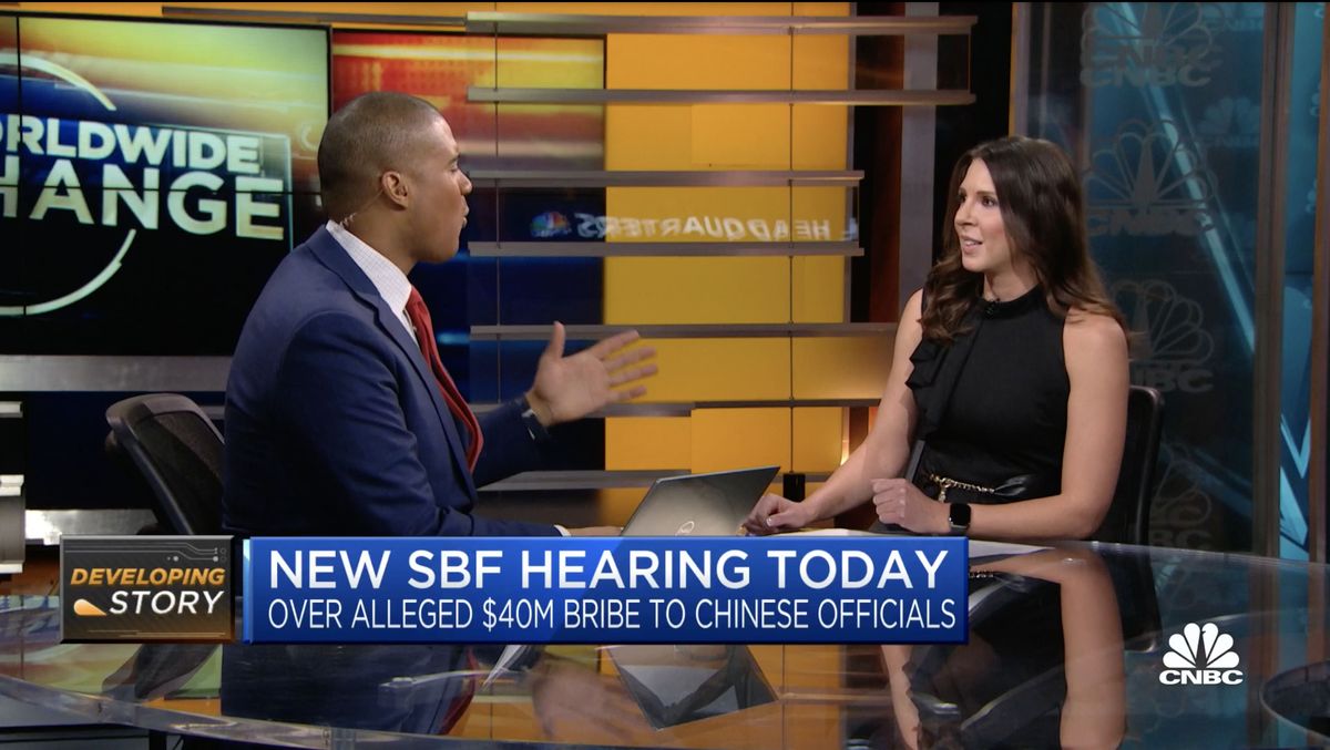 Sam Bankman-Fried considered paying Trump $5 billion not to run for president, Michael Lewis tells '60 Minutes' 1 New Sam Bankman-Fried hearing today