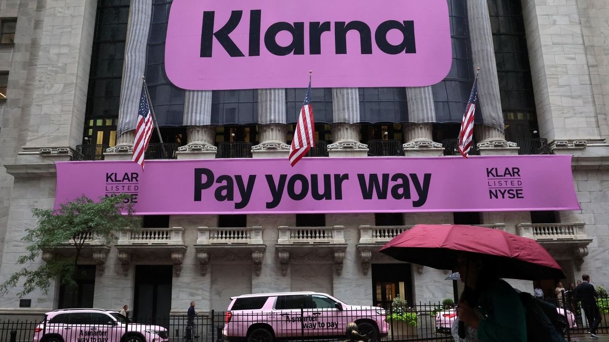 Klarna prices IPO at , above online lender’s expected range