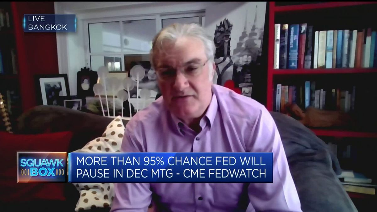 Fed needs to cut rates at least five times next year, portfolio manager says 1 The Fed needs to cut rates at least five times next year, says investment advisory firm