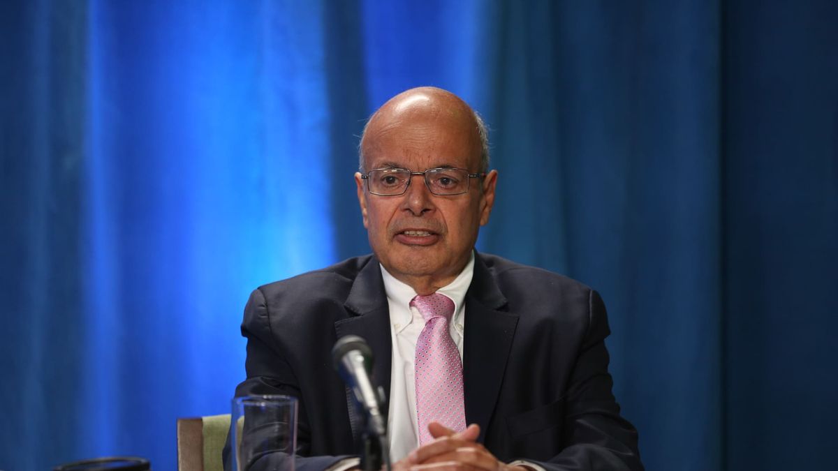 Ajit Jain, Buffett’s insurance leader for nearly 40 years, dumps more than half of Berkshire stake Ajit Jain, Buffett’s insurance leader for nearly 40 years, dumps more than half of Berkshire stake