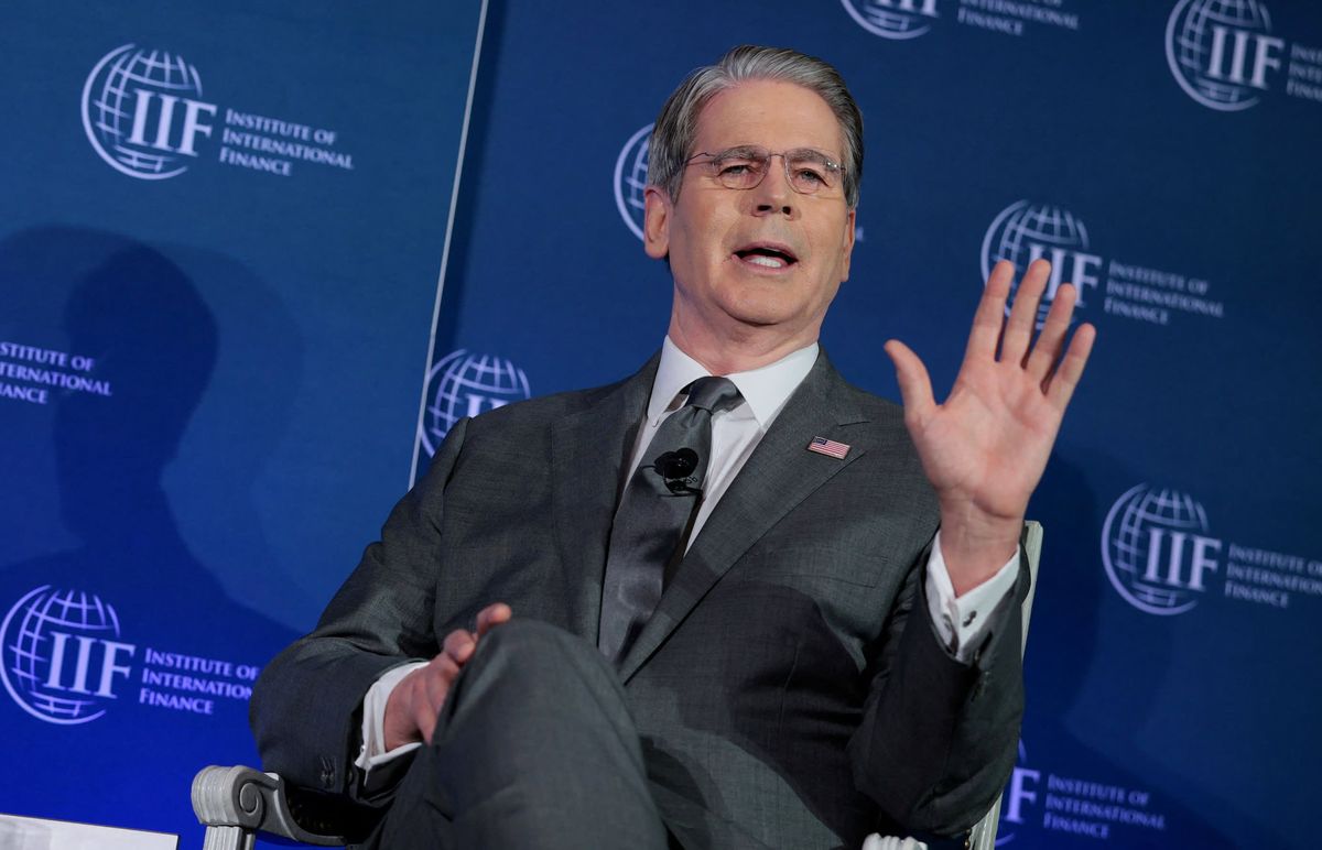 Treasury Secretary Bessent: Fed should wait and see on rate cuts