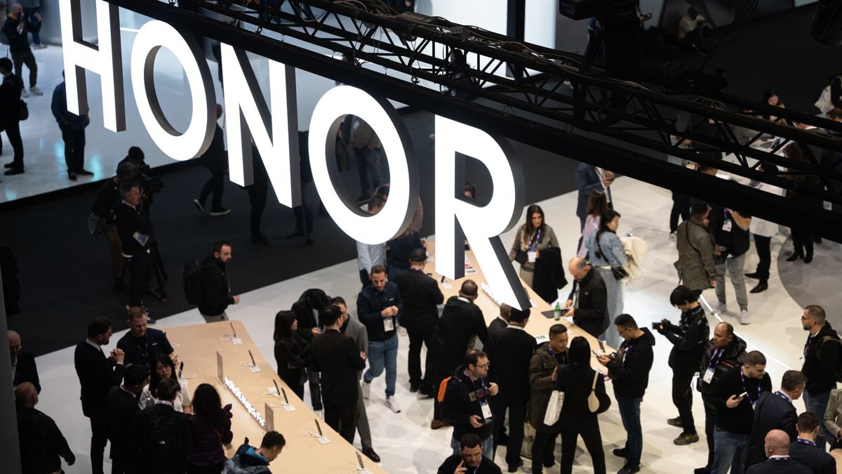 Honor to launch its first foldable flip phone to challenge Samsung Honor to launch its first foldable flip phone to challenge Samsung
