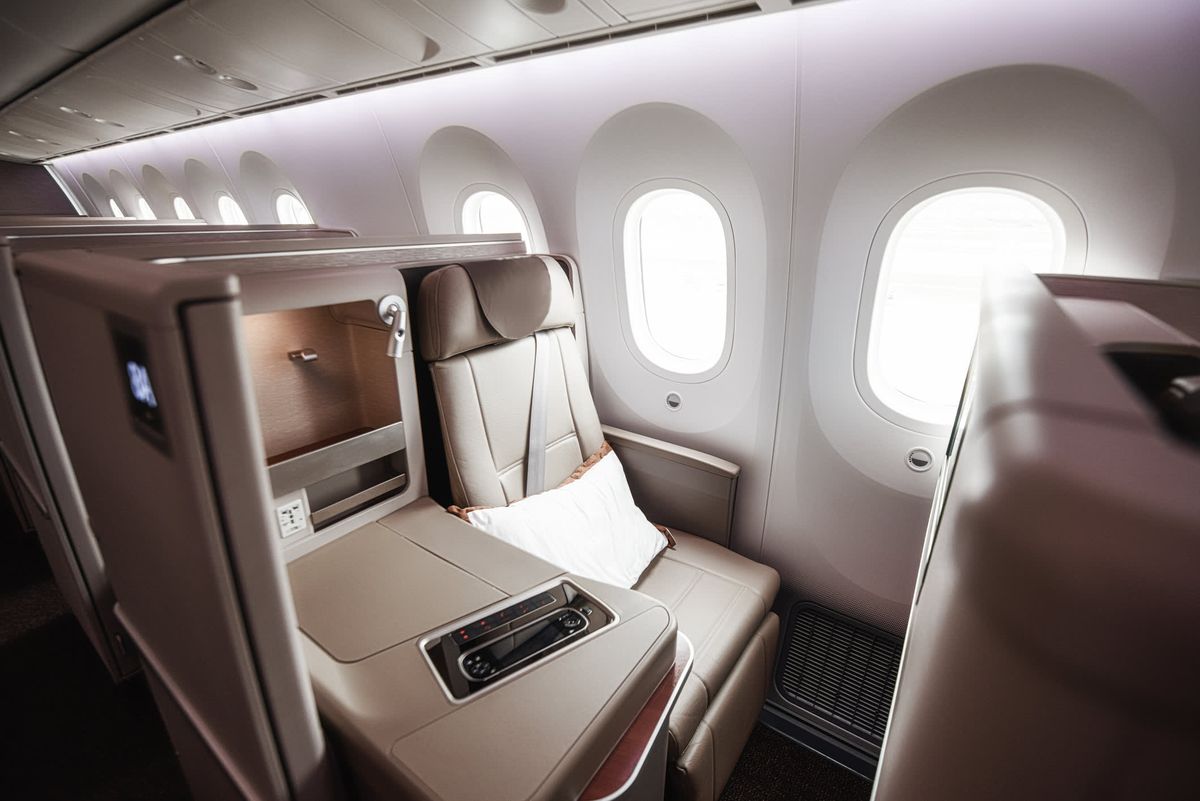 Caviar and privacy: Airlines' business-class wars are here 1 Why airlines are investing millions on bigger and fancier seats