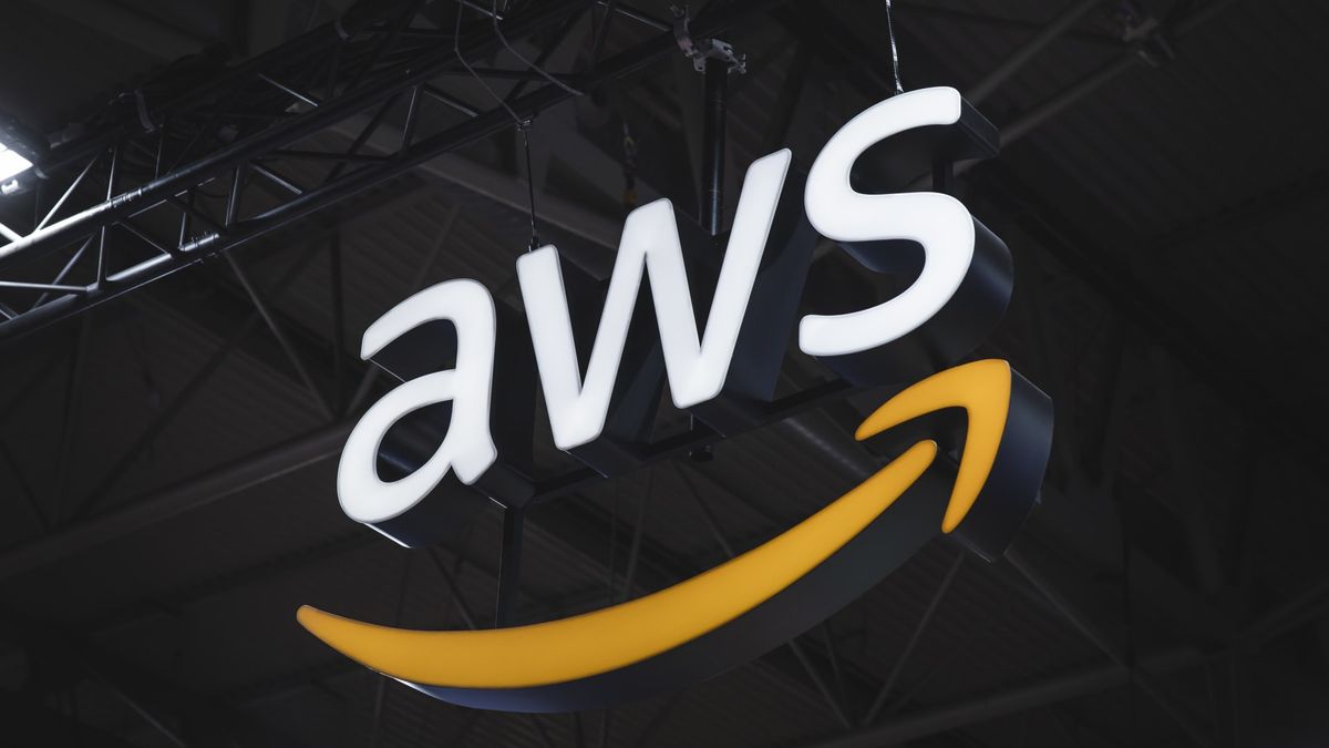 Amazon makes £8 billion UK investment to build cloud and AI infrastructure Amazon makes £8 billion UK investment to build cloud and AI infrastructure