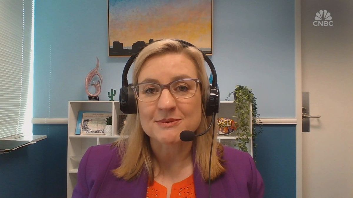 China's Baidu says weekly robotaxi rides hit 250,000 — same as Alphabet's Waymo this spring 1 Phoenix Mayor Kate Gallego on being first to take the robotaxi risk