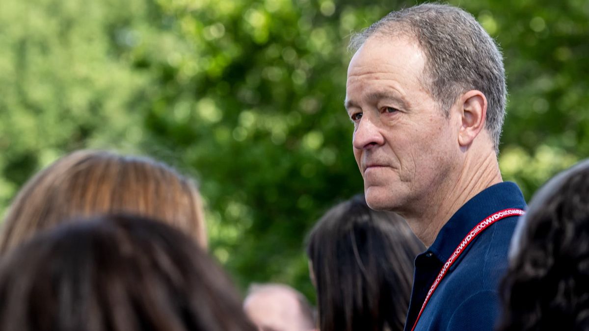 Apple says COO Jeff Williams will retire from company later this year