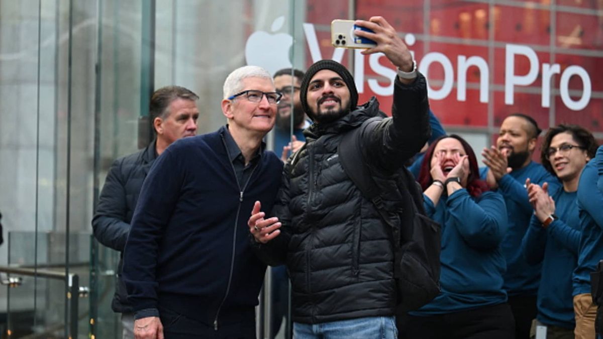 Apple’s Vision Pro has a problem a year into its existence: Not enough apps