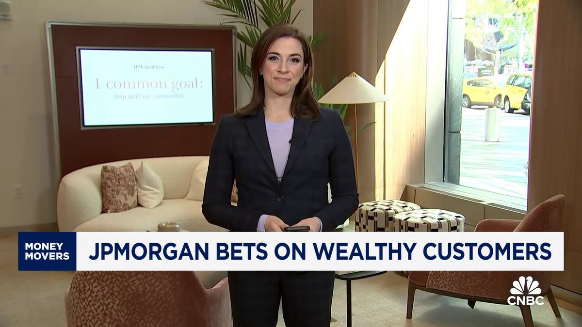 JPMorgan Chase is heading upmarket to woo America’s millionaires 1 JPMorgan opens financial center in Columbus Circle in bet on wealthy customers