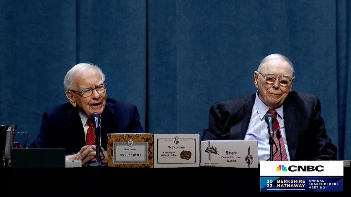 Warren Buffett says Berkshire may only do slightly better than the average company due to its sheer size