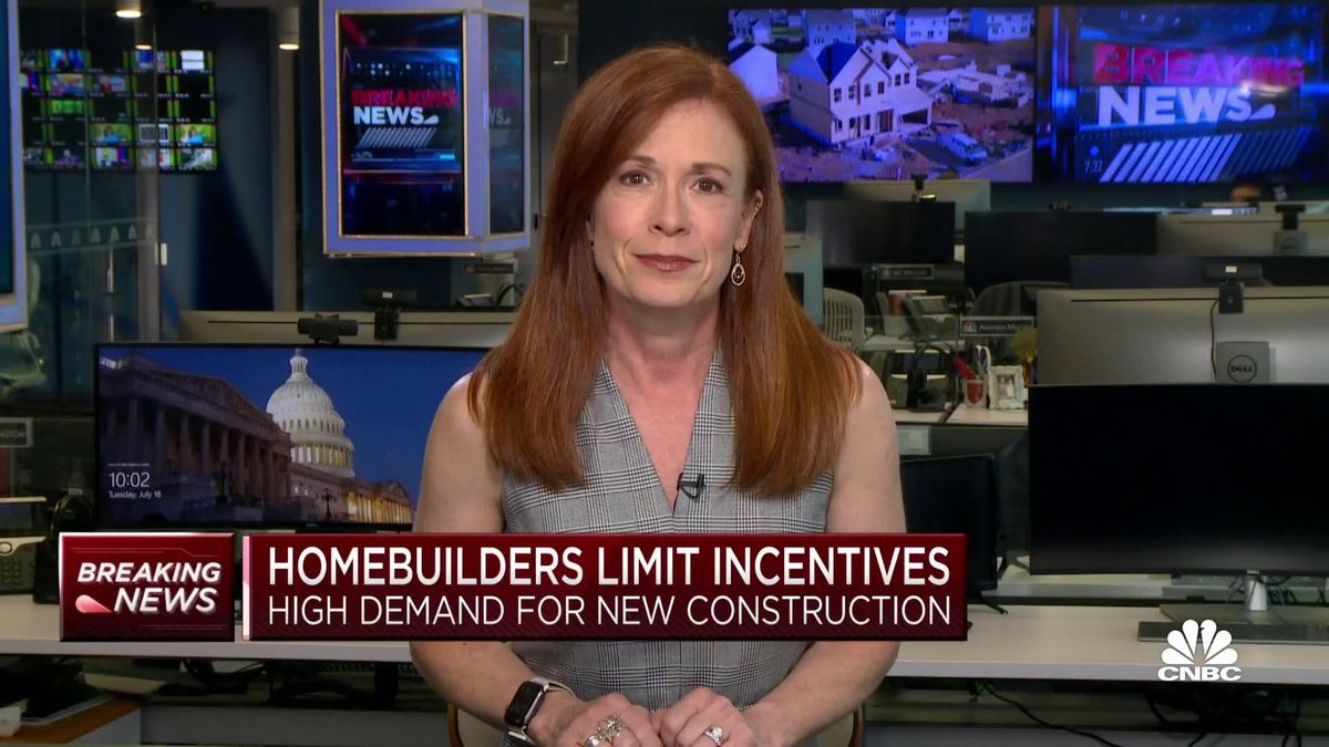 Homebuilder sentiment rises again in July, but builders warn higher mortgage rates are hurting 1 Homebuilder sentiment rises in July