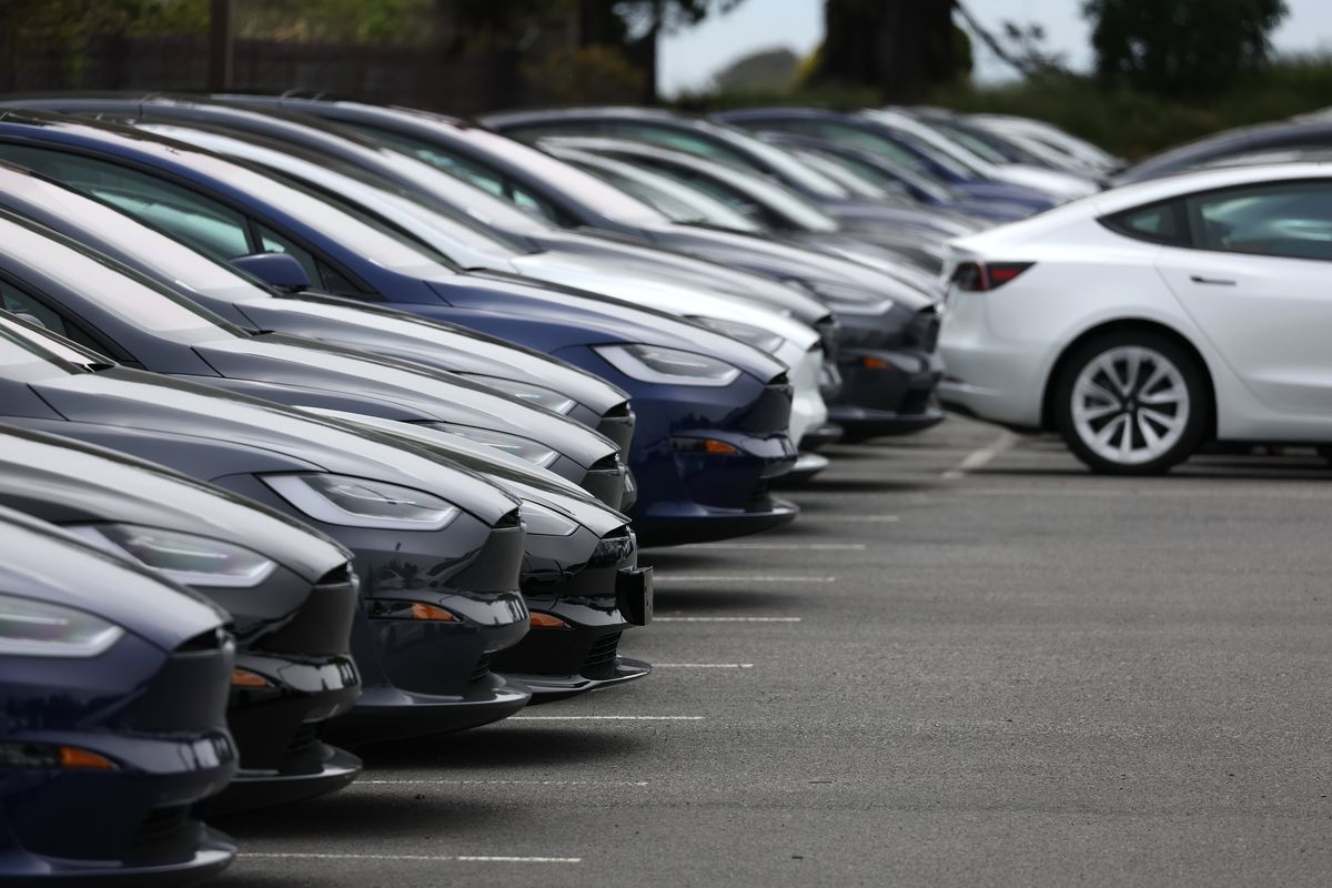 ‘Loophole’ may get you a $7,500 tax credit for leasing an EV, auto analysts say 1 Why EVs have a leasing problem