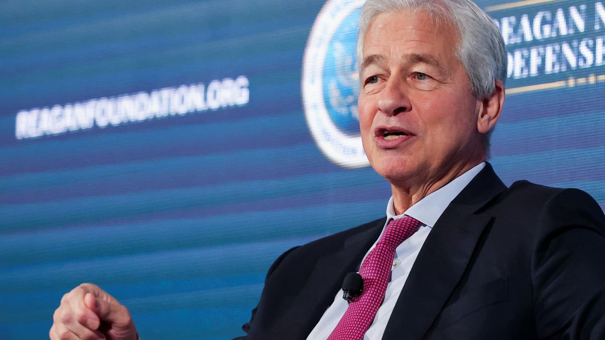 Trump threatens to sue JPMorgan Chase for ‘debanking’ him Trump threatens to sue JPMorgan Chase for ‘debanking’ him