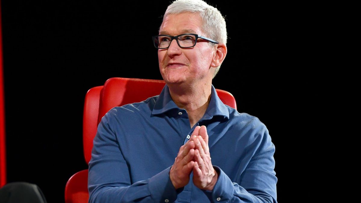 Apple bounces 3% after worst losing streak since 2000