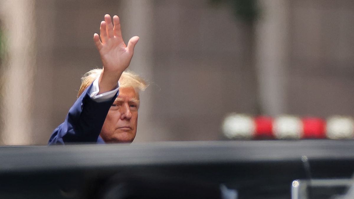 Trump heads to tech fundraiser in San Francisco, with some guests paying 0,000 Trump heads to tech fundraiser in San Francisco, with some guests paying 0,000