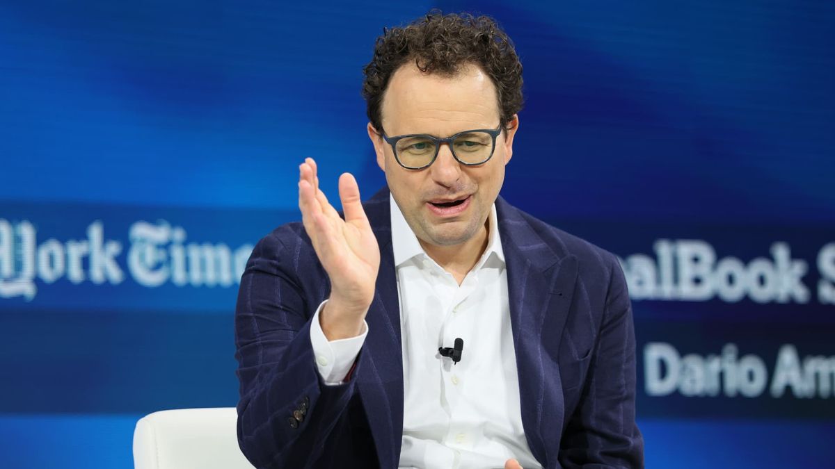 Anthropic signs term sheet for  billion funding round at 0 billion valuation