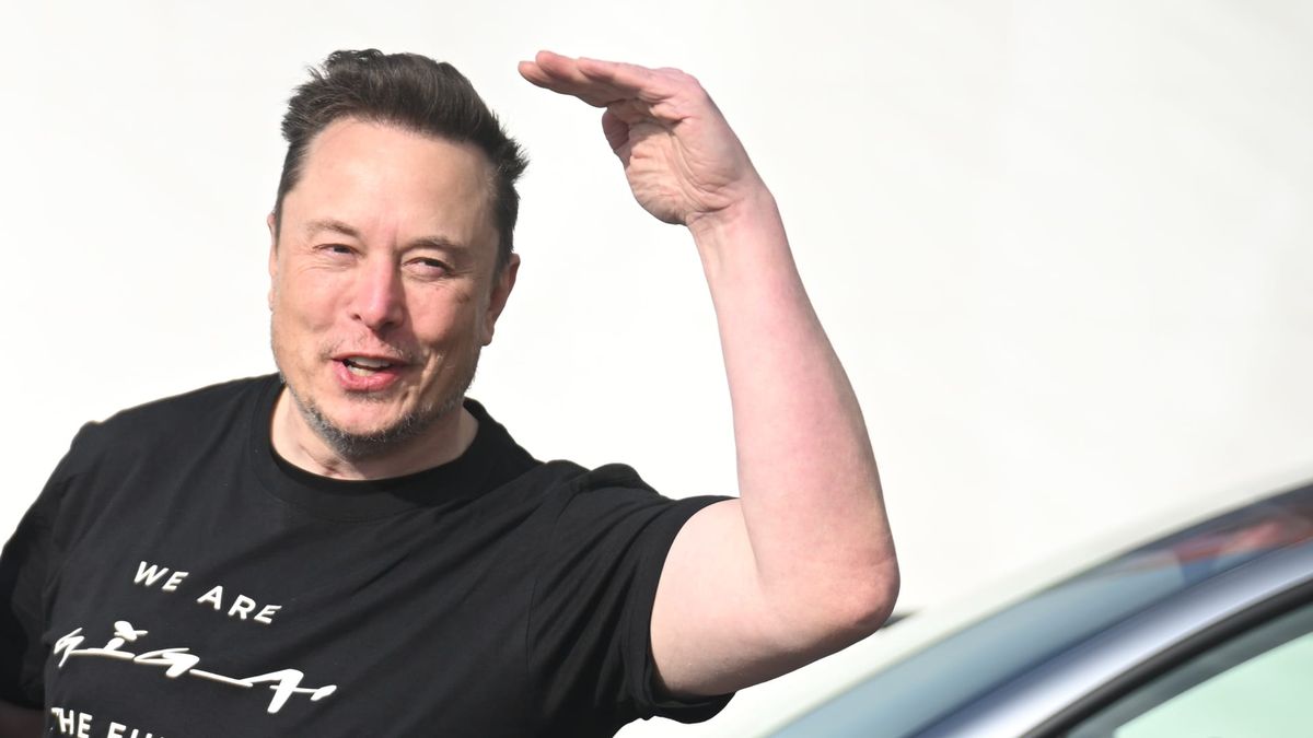 Musk visits German Tesla Gigafactory after suspected arson attack Musk visits German Tesla Gigafactory after suspected arson attack