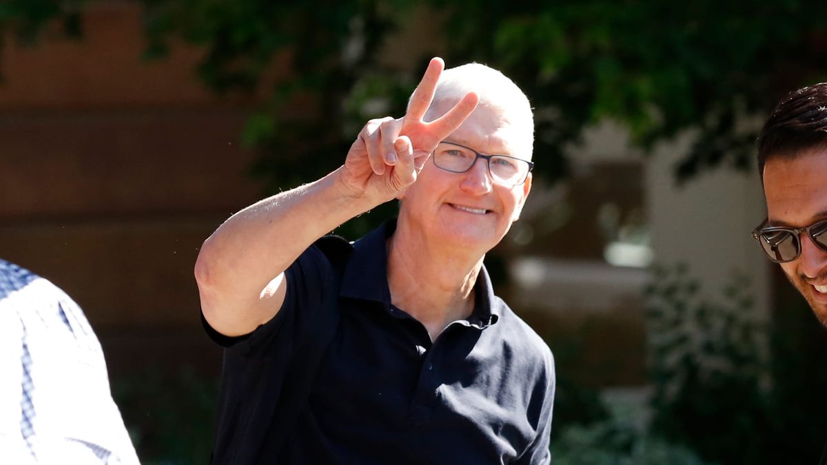 Apple expected to post third consecutive down quarter, but its forecast is more important Apple expected to post third consecutive down quarter, but its forecast is more important