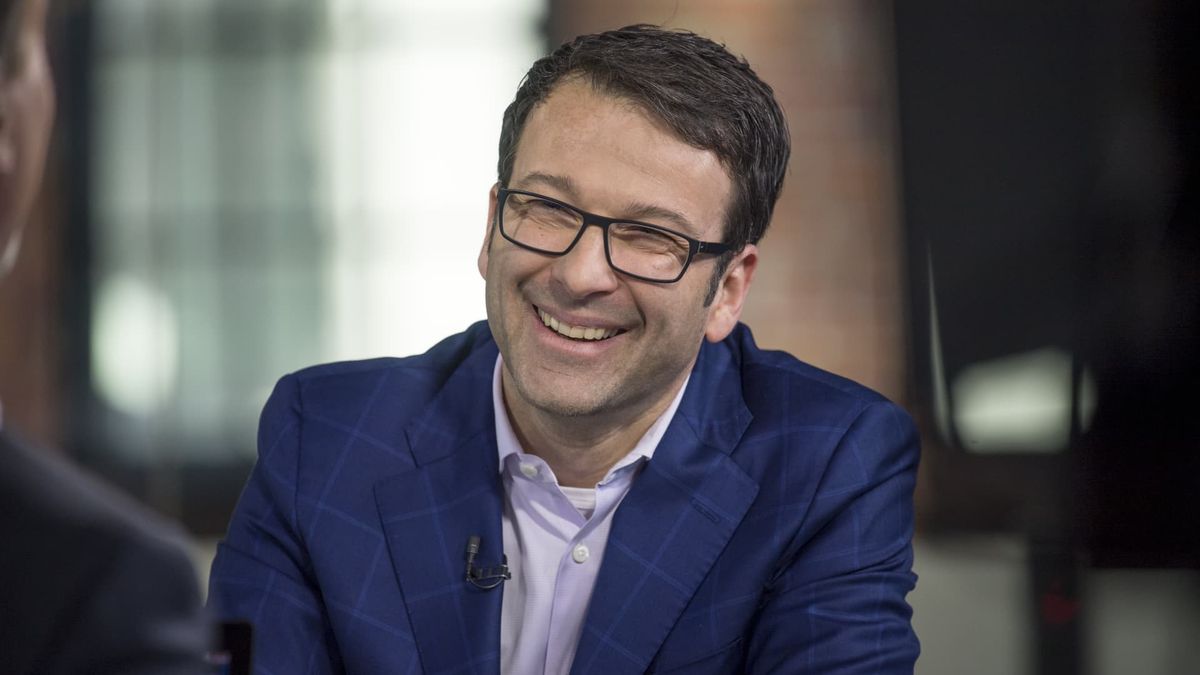 Microsoft promotes sales leaders as company pursues AI growth