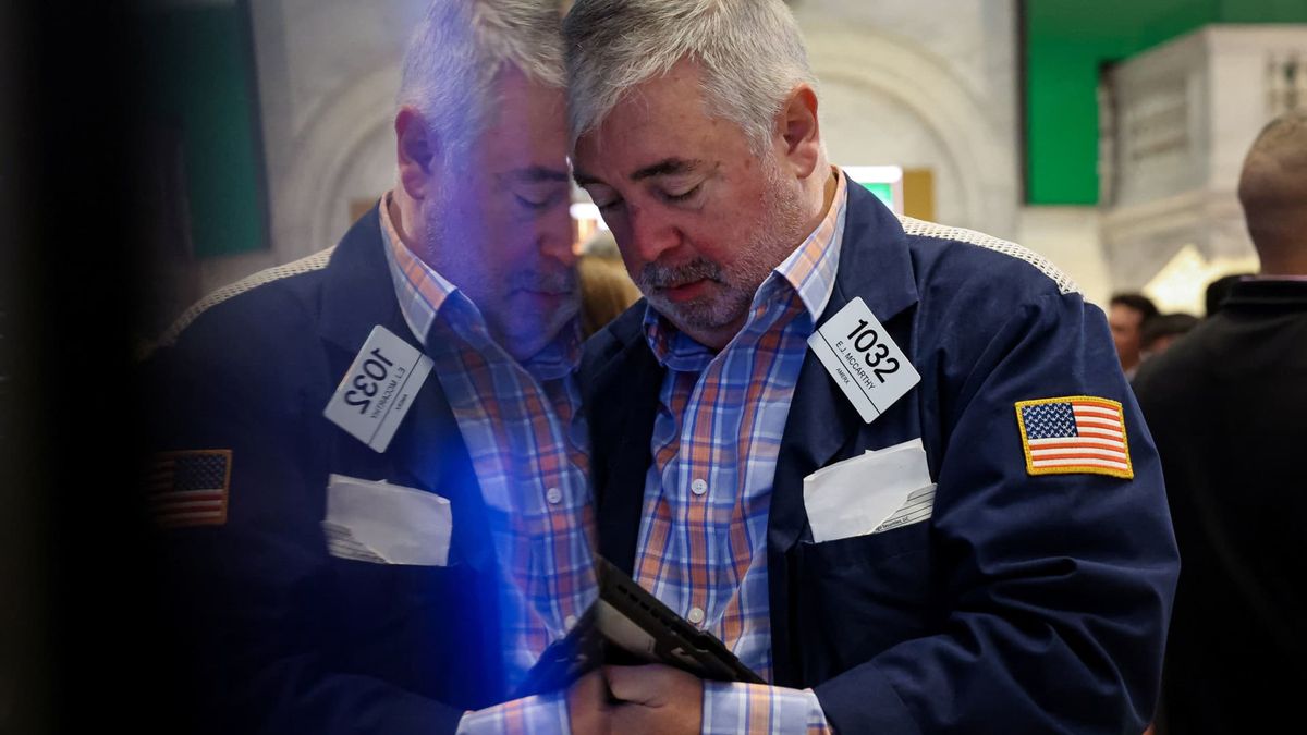 Stocks end November with mixed results despite a strong Thanksgiving week rally Stocks end November with mixed results despite a strong Thanksgiving week rally