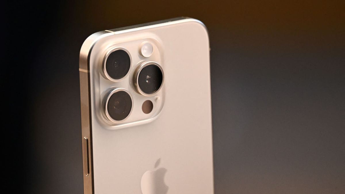 Apple, caught by surprise in generative AI boom, to spend  billion per year to catch up: Report