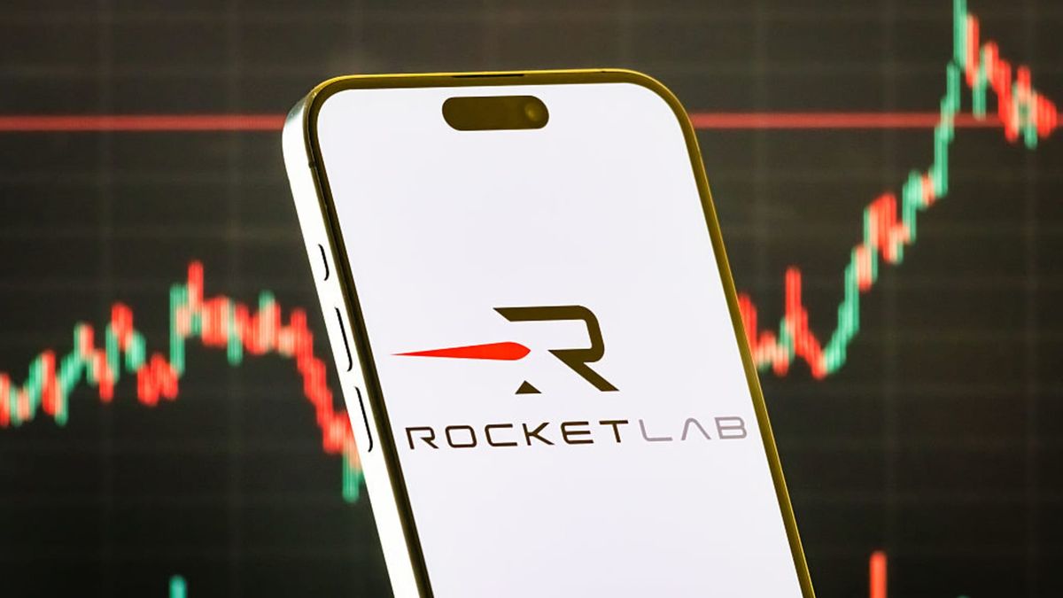 Rocket Lab notches 14% gain this week after flurry of new launch deals